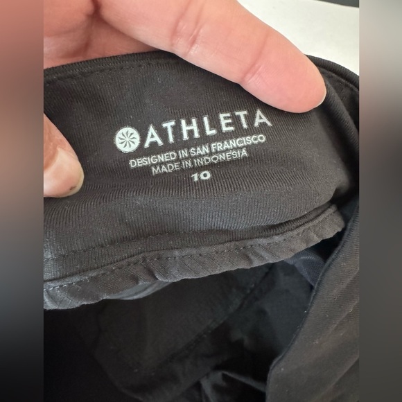 Athleta Trekkie North Women’s Short Black Athleisure Utility Hiking Size 10 - Picture 4 of 10